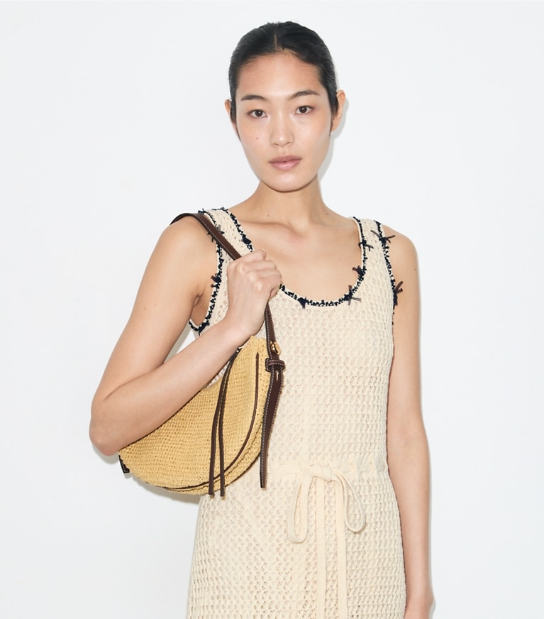 Tory Burch designer sacs porté épaule Sac demi-lune tissé Romy dans Natural supplémentaire sur le modèle