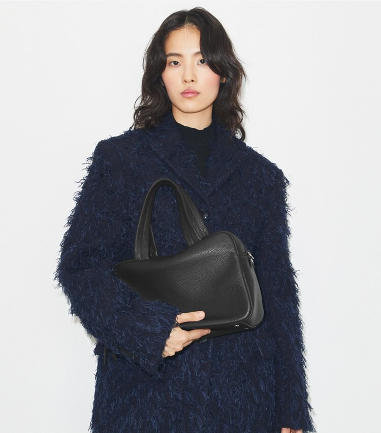 Tory Burch designer sac à main Sac en cuir in Black additional on model