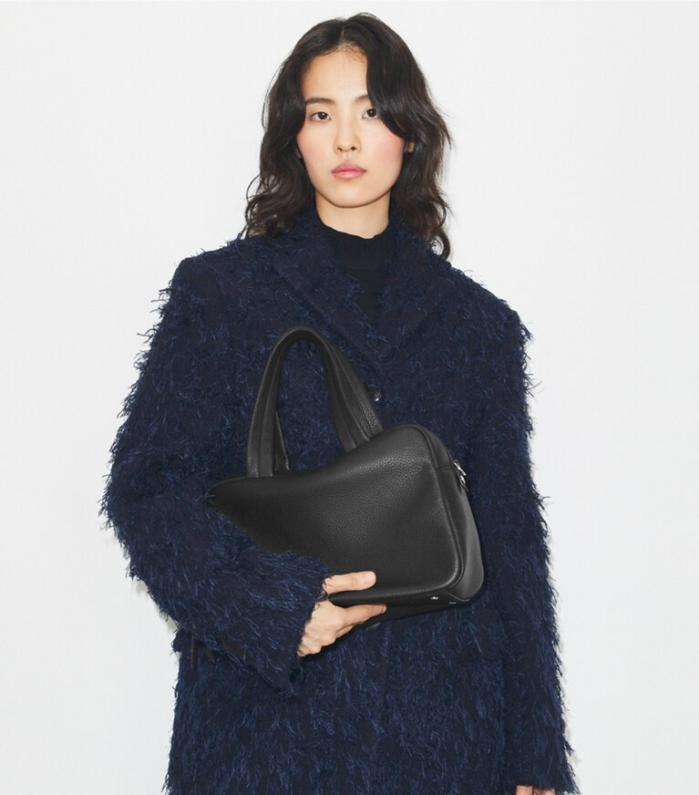 Tory Burch designer sac à main Sac en cuir in Black additional on model