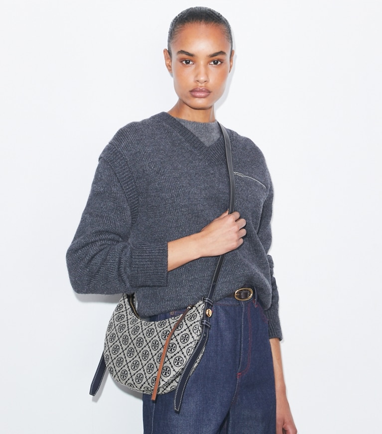 Tory Burch designer sacs porté épaule Sac Half Moon T Monogram Romy in Tory Navy angle