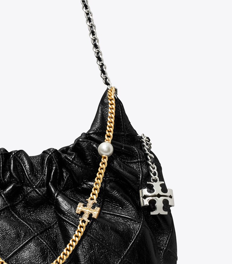 Tory Burch designer sacs à bandoulière Sac hobo souple effet vieilli mini Fleming dans Black détails