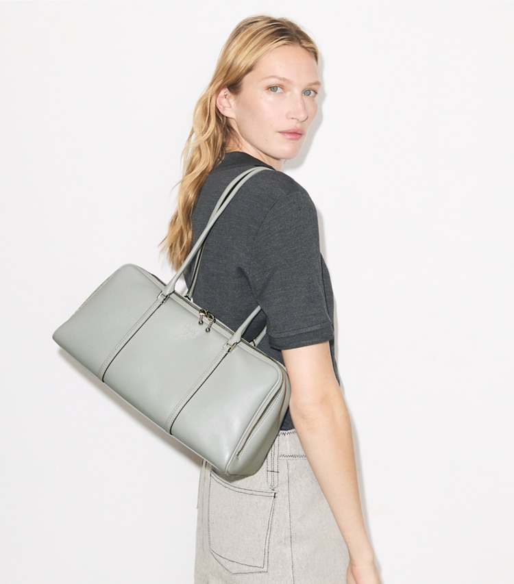 Tory Burch designer sac à main Sac Marshmallow dans Loutre accessoire sur le modèle
