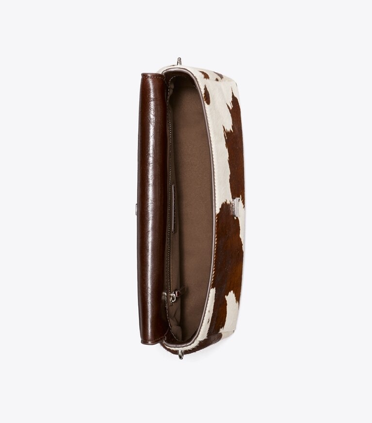 Tory Burch designer sacs porté épaule Sac porté épaule Charlie en cuir de veau façon poulain dans Mocha Brown / Shea Butter vue du dessus