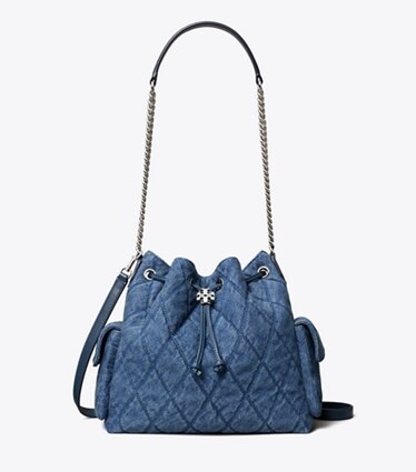 Tory Burch designer sacs porté épaule Sac porté épaule Charlie en denim matelassé avec cordon de serrage in Blue front