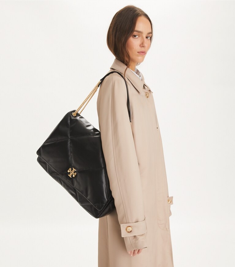 Tory Burch designer sacs porté épaule Sac porté épaule Kira surdimensionné à matelassage diamant dans Black accessoire sur le modèle