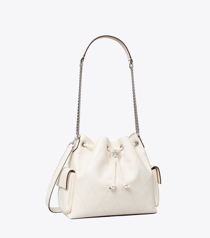 Tory Burch designer sacs porté épaule Sac porté épaule matelassé Charlie avec cordon de serrage in Light Cream angle