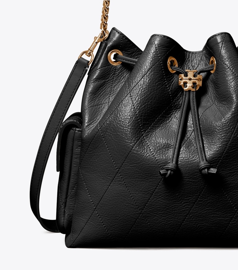 Tory Burch designer sacs porté épaule Sac porté épaule matelassé Charlie avec cordon de serrage in Black informations