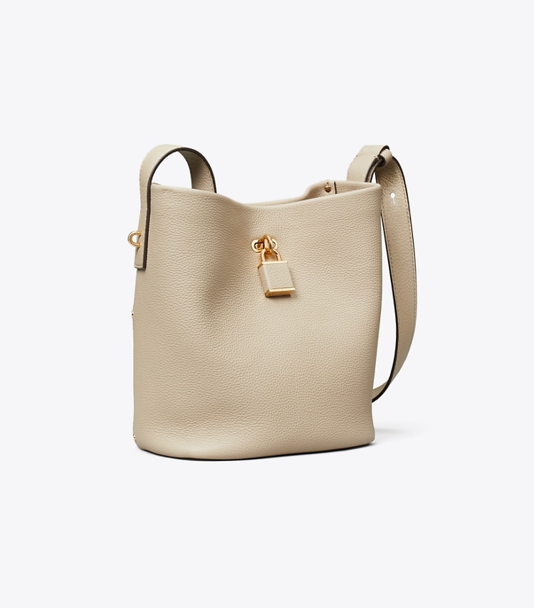 Tory Burch designer sacs porté épaule Sac seau Lock mince, format moyen dans Light Stone angle