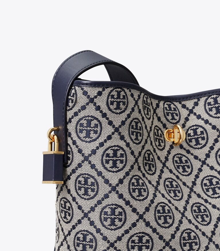 Tory Burch designer sacs porté épaule Sac seau mince à fermoir à motif T Monogram dans Tory Navy détails