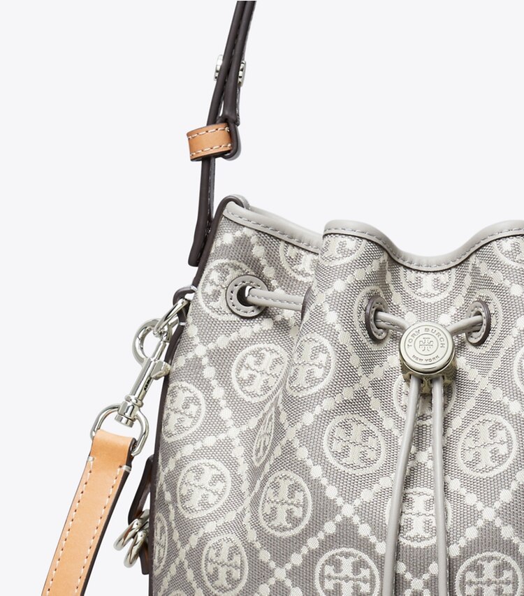Tory Burch designer sacs à bandoulière Sac seau T Monogram style utilitaire in Gray informations