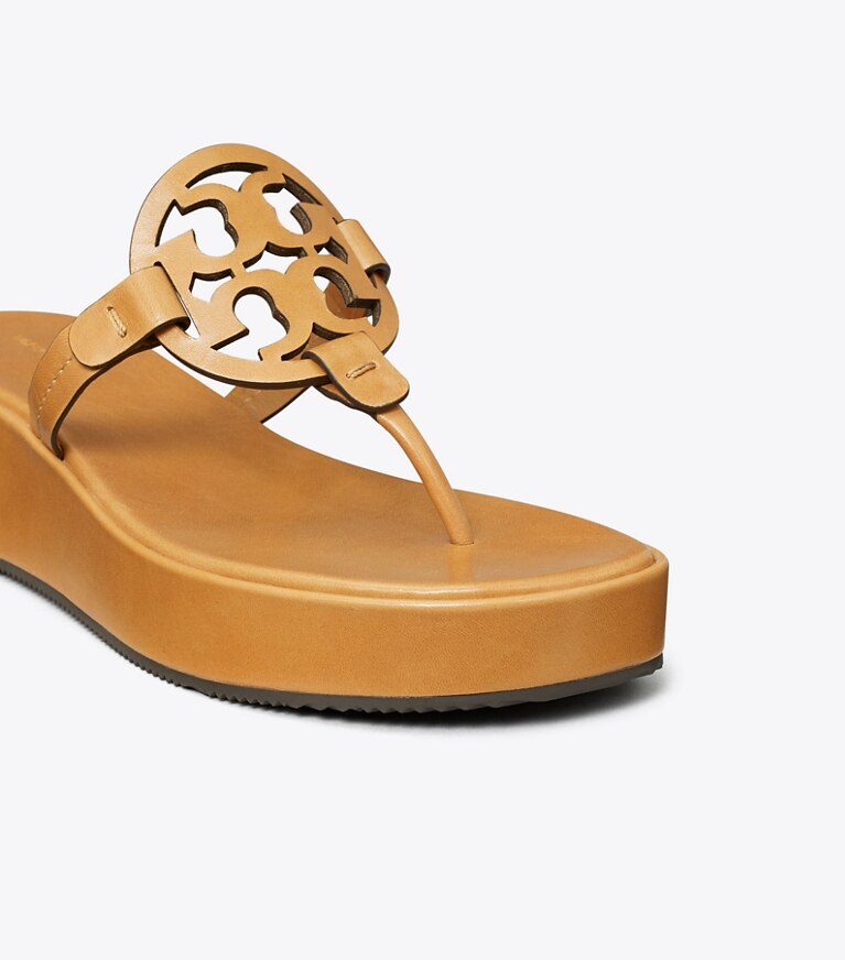 Tory Burch designer sandales Sandale à talon compensé Miller dans WALNUT détails