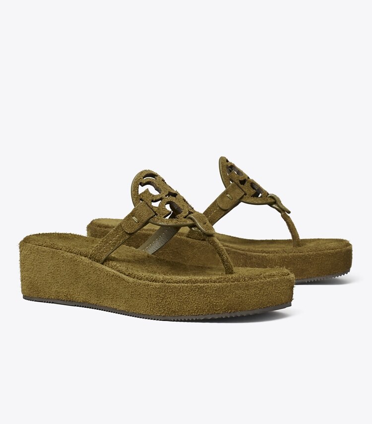 Tory Burch designer sandales Sandale Miller à talon compensé en suède dans WILD OLIVE angle