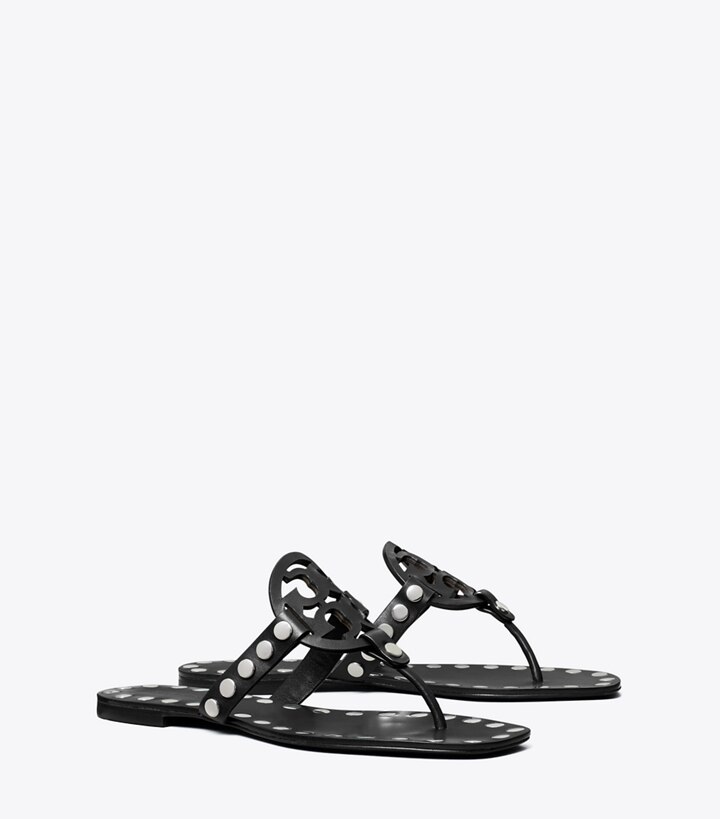 Tory Burch designer sandales Sandales cloutées Miller in PERFECT BLACK / SILVER angle