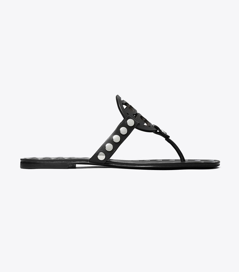Tory Burch designer sandales Sandales cloutées Miller in PERFECT BLACK / SILVER angle