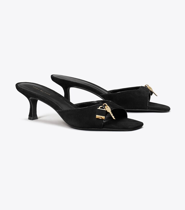 Tory Burch designer sandales Sandales Lock à petit talon in PERFECT BLACK / GOLD angle