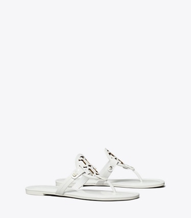 Tory Burch designer sandales Sandales Miller en cuir verni in Optic White angle