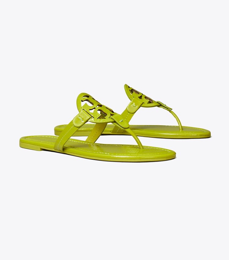 Tory Burch designer sandales Sandales Miller en cuir verni in GREENWAY angle