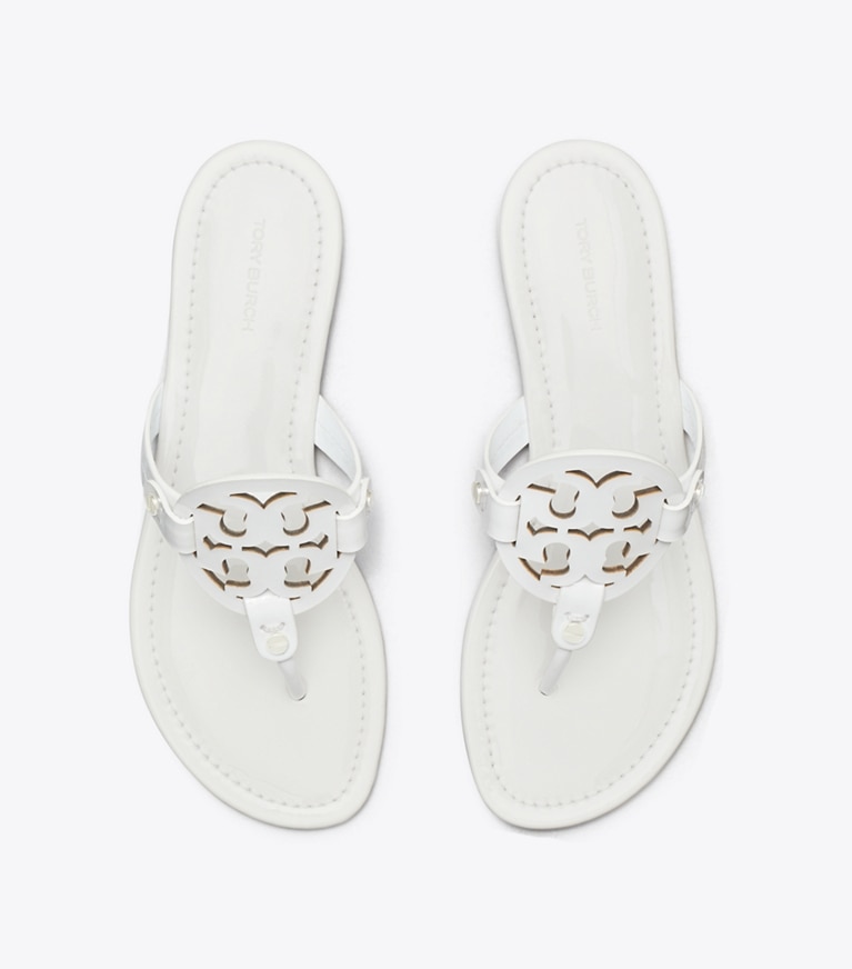 Tory Burch designer sandales Sandales Miller en cuir verni in Optic White dessus