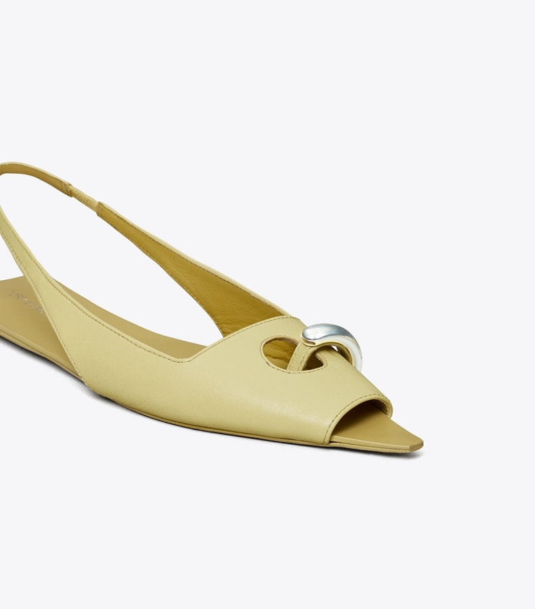 Tory Burch designer sandales Sandales plates à bride arrière Piercing in CREAM CORN / BEIGE / SILVER angle
