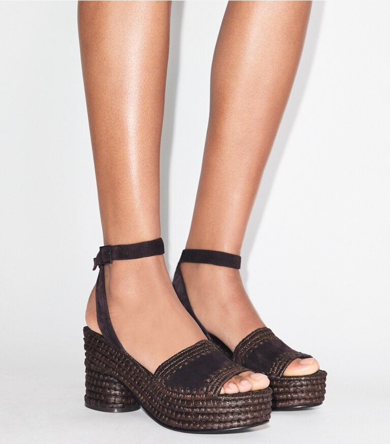 Tory Burch diseñador sandalias Sandalia con plataforma de rafia en COCO accesorio en modelo
