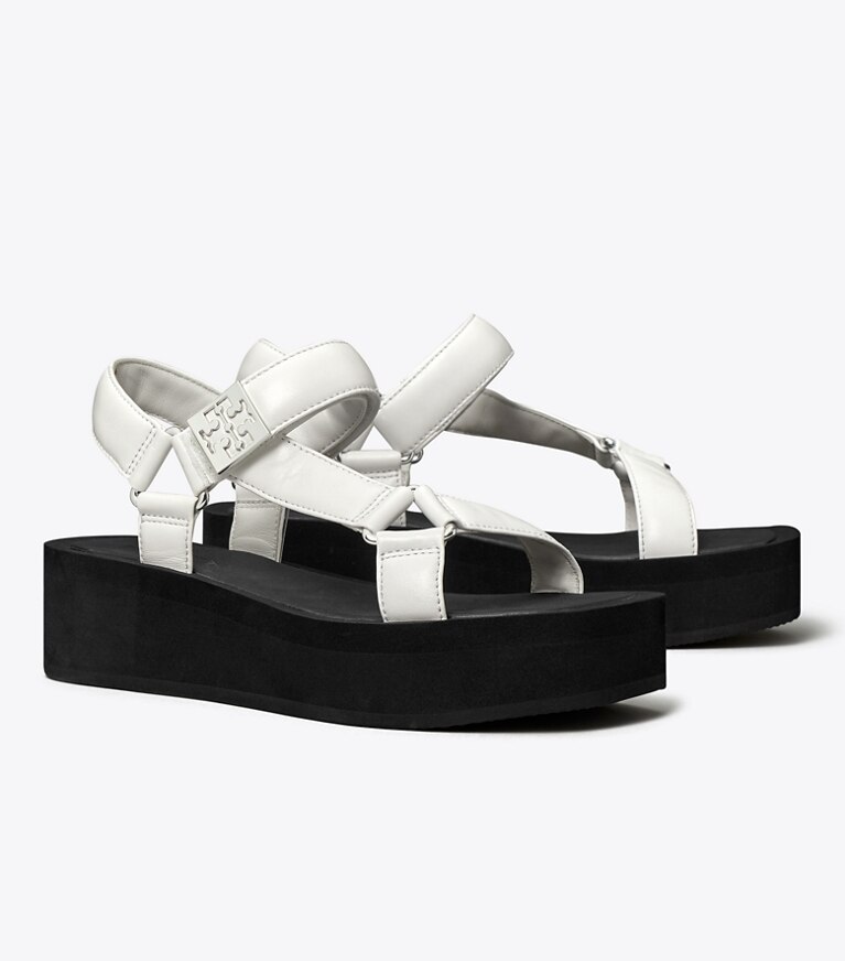Tory Burch diseñador sandalias Sandalia con plataforma Mellow en OPTIC WHITE / SILVER / PERFECT BLACK ángulo