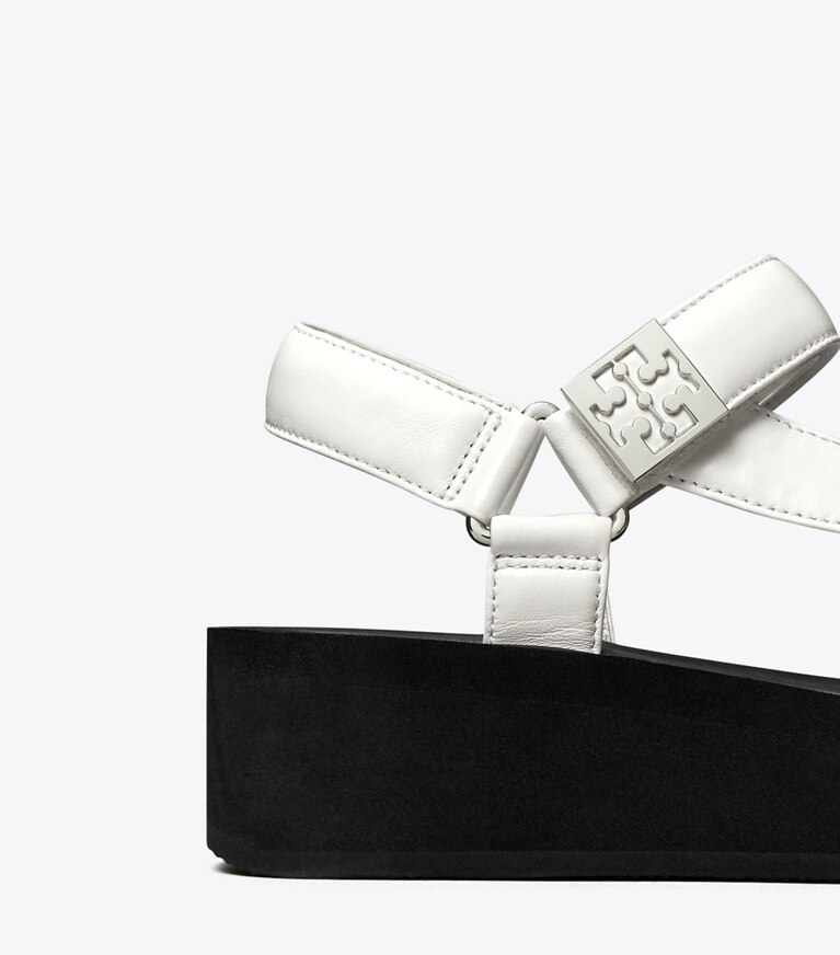 Tory Burch diseñador sandalias Sandalia con plataforma Mellow en OPTIC WHITE / SILVER / PERFECT BLACK detalle
