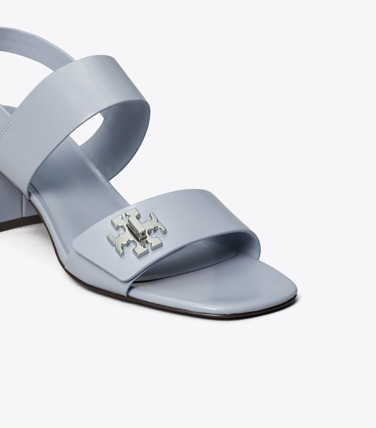 Tory Burch diseñador sandalias Sandalia con tacón y broche giratorio en VAPOR BLUE detalle