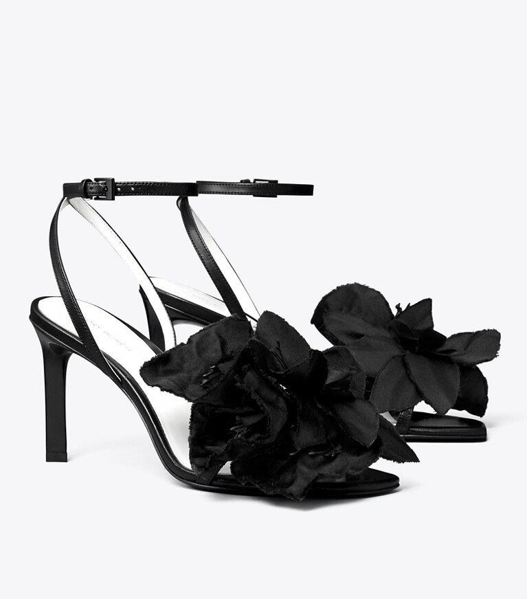 Tory Burch diseñador sandalias Sandalia con tacón y flores en PERFECT BLACK ángulo
