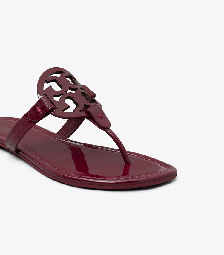 Tory Burch diseñador sandalias Sandalia de charol Miller en DARK RASPBERRY detalle