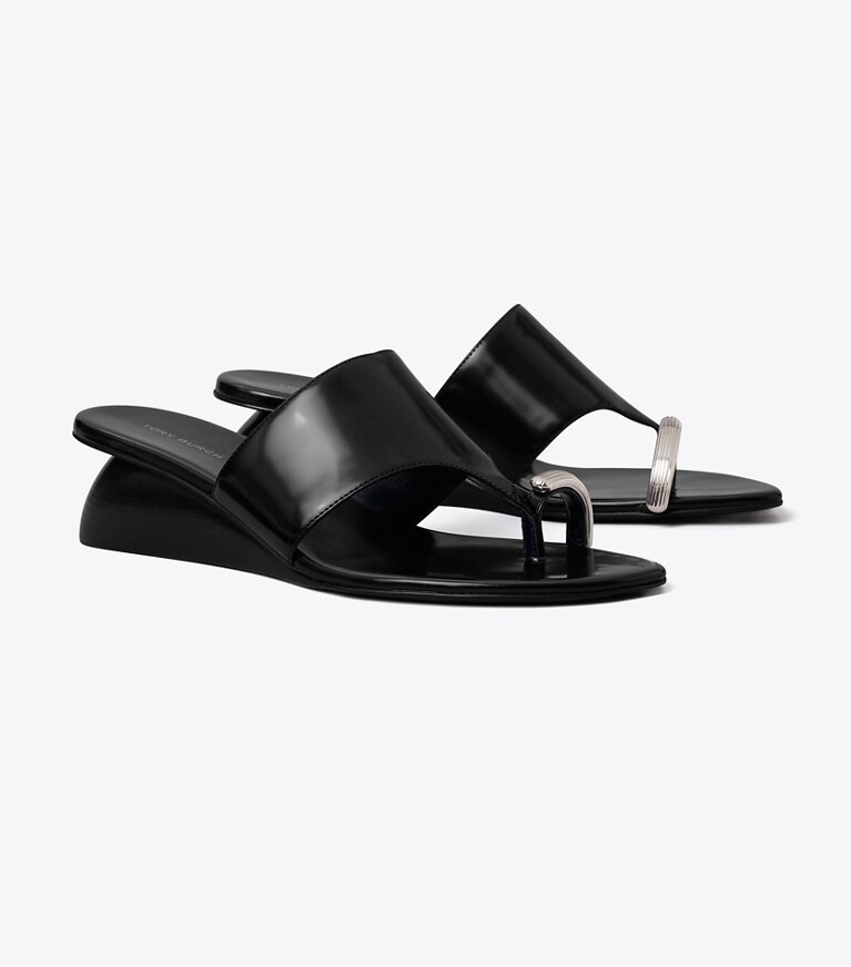 Tory Burch diseñador sandalias Sandalia de cuña Pierced en PERFECT BLACK ángulo