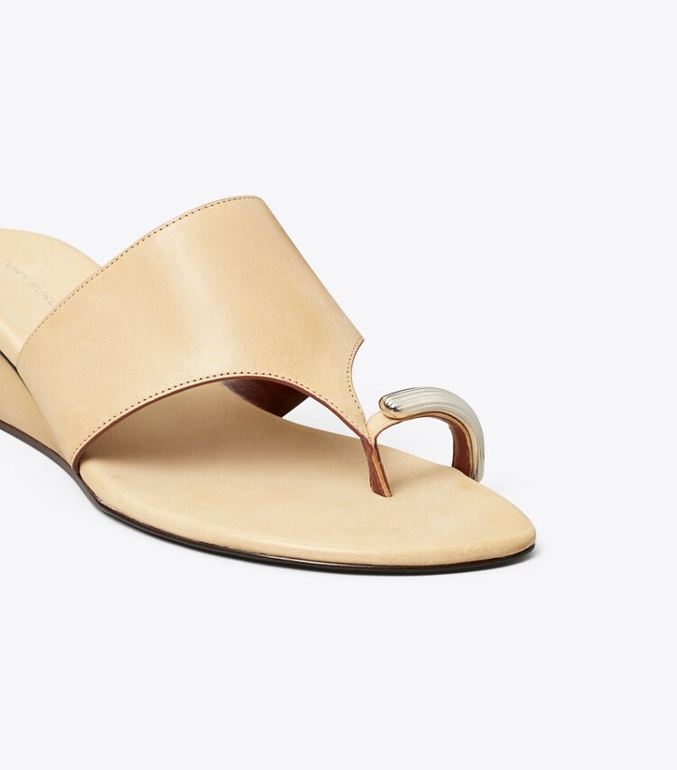 Tory Burch diseñador sandalias Sandalia de cuña Pierced en SMOKY TAN detalle