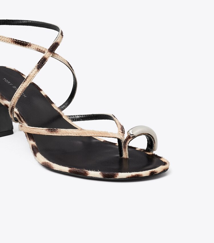 Tory Burch diseñador sandalias Sandalia de tacón de 65 mm con tiras Pierced en CHEETAH SPOTS / SILVER detalle
