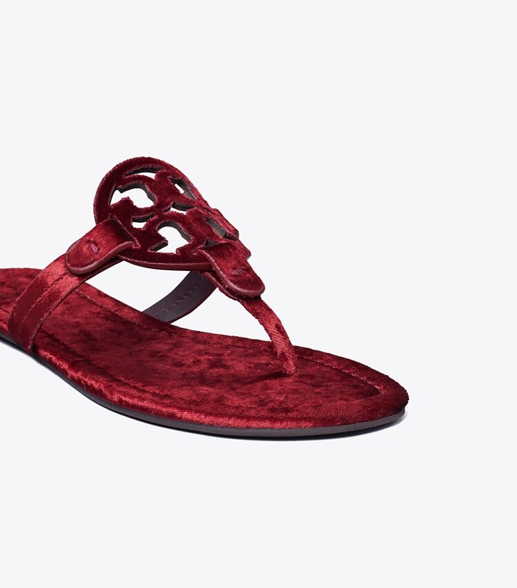 Tory Burch diseñador sandalias Sandalia Miller de terciopelo en BURGUNDY BERRY detalle
