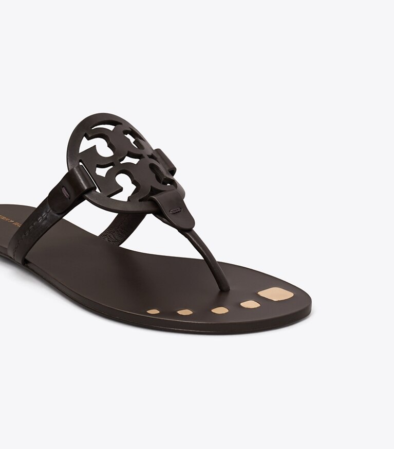 Tory Burch diseñador sandalias Sandalia Miller Nail Polish en COCOA detalle