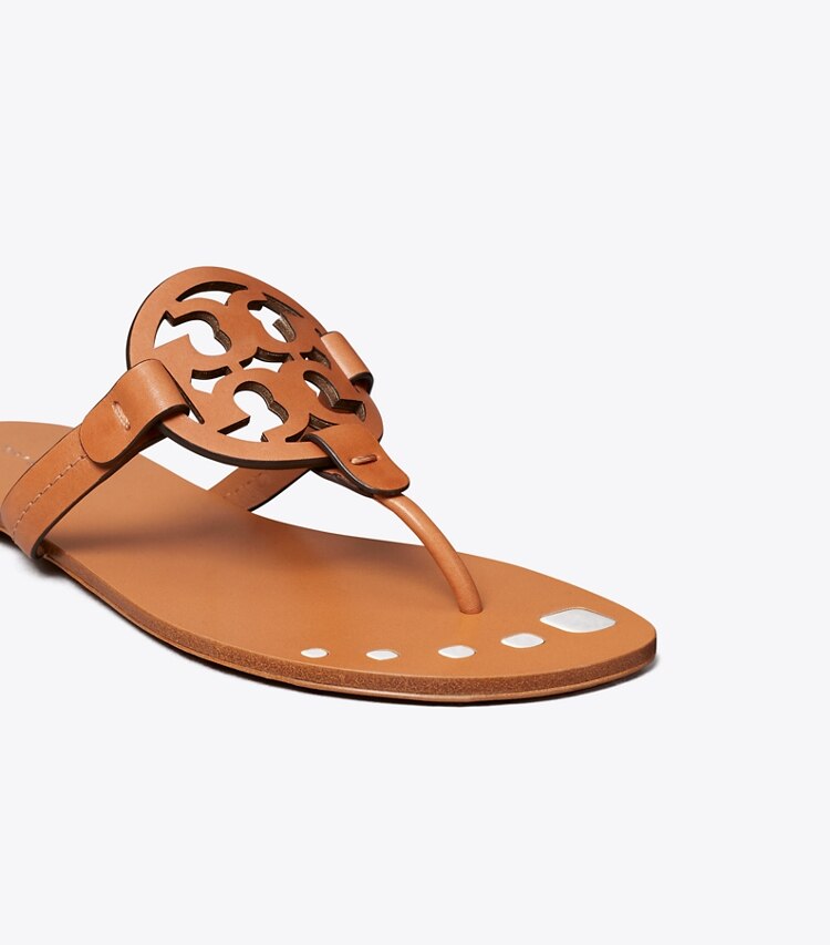 Tory Burch diseñador sandalias Sandalia Miller Nail Polish en MAPLE SYRUP detalle