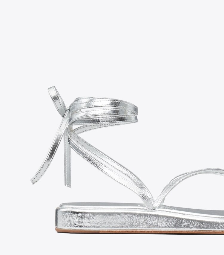 Tory Burch diseñador sandalias Sandalias Capri cruzadas al tobillo en SILVER detalle