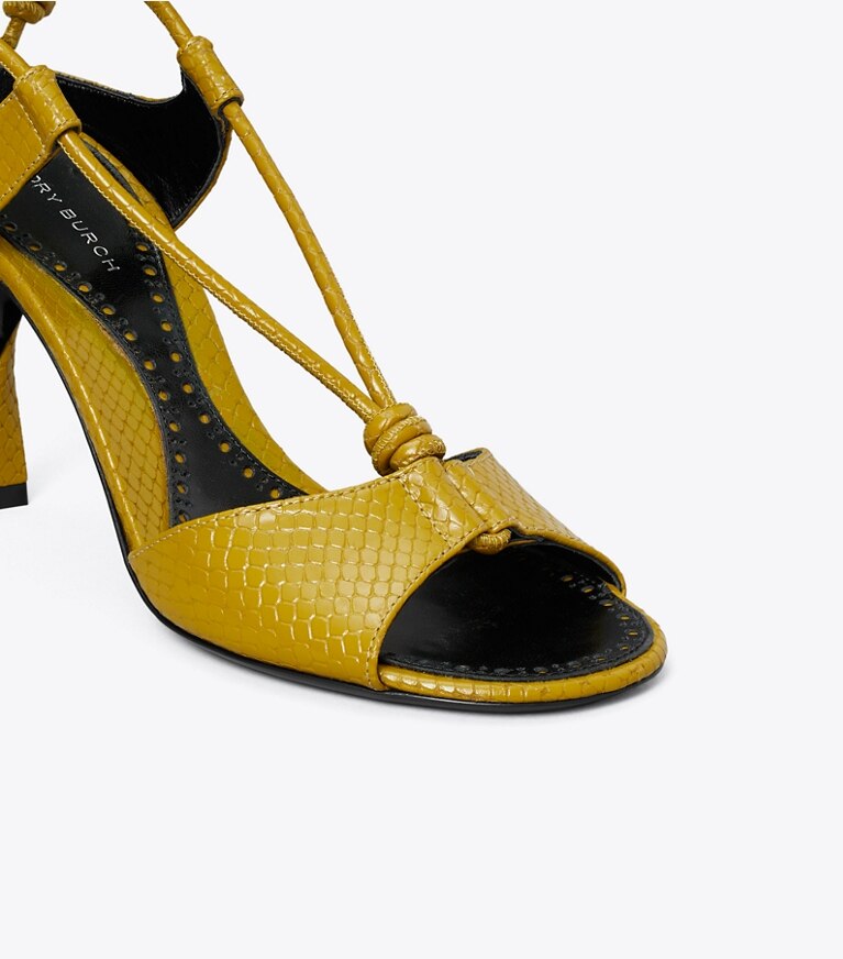 Tory Burch diseñador sandalias Sandalias con tacón Twisted en SIENNA GOLD detalle