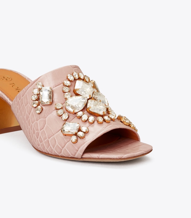 Tory Burch diseñador sandalias Sandalias de tacón medio grabadas en relieve Martine en Pink Praline/Crystal Honey detalle