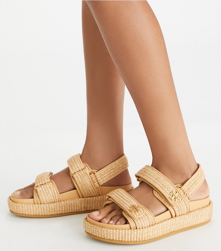 Tory Burch diseñador sandalias Sandalias Kira Sport en HAVANA SAND accesorio en modelo