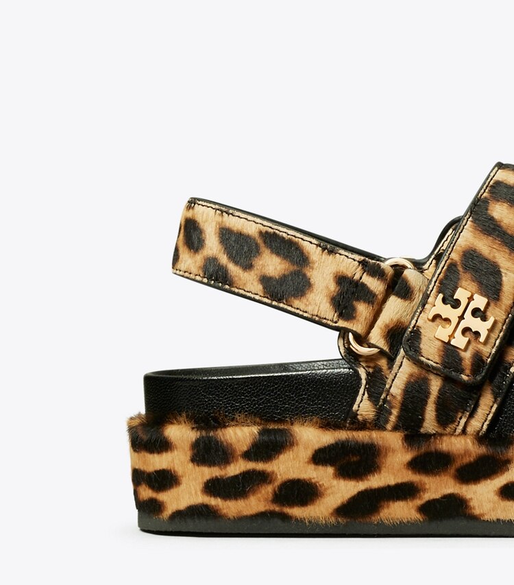 Tory Burch diseñador sandalias Sandalias Kira Sport en CLASSIC LEOPARD detalle