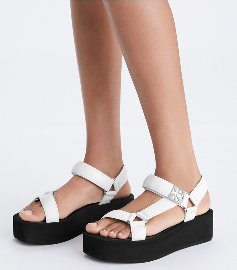 Tory Burch designer sandali Sandalo Mellow con plateau in OPTIC WHITE / SILVER / PERFECT BLACK angle