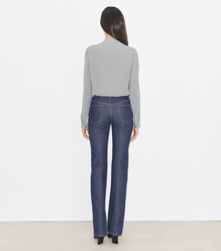 Tory Burch designer oberteile Schluppenbluse aus Georgette in Gray on model back