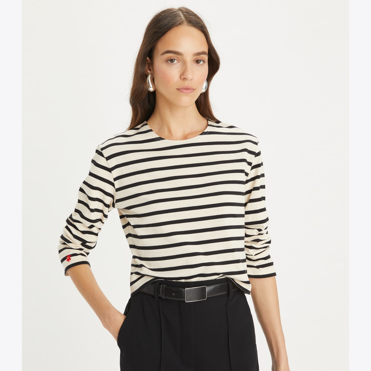 scrunched-sleeve-t-shirt-on-