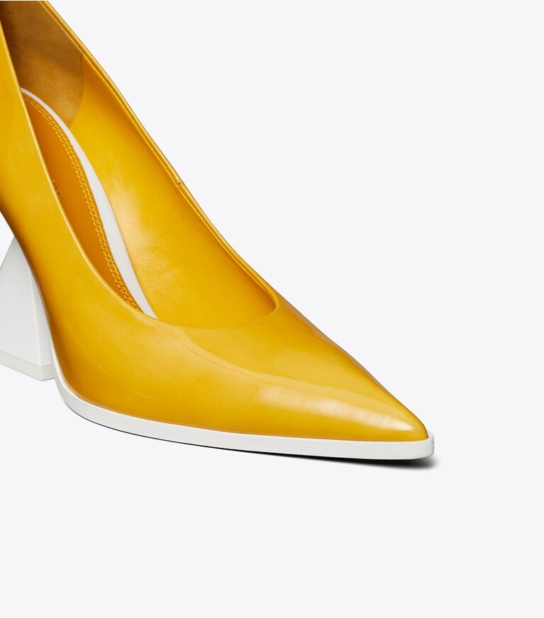 Tory Burch designer ヒール スカルプチャラル ヒール in Peachy angle