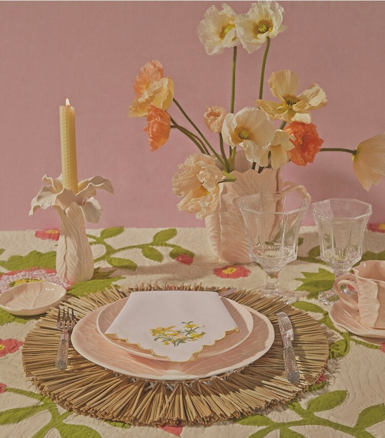 Tory Burch designer servizio da tavola Set da due candelabri Lettuce Ware in Pink editorial