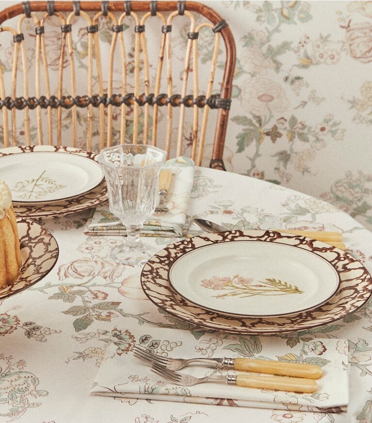 Tory Burch diseñador mantelería Set de 4 servilletas para cena con diseño de ramo Happy Times en Ivory editorial