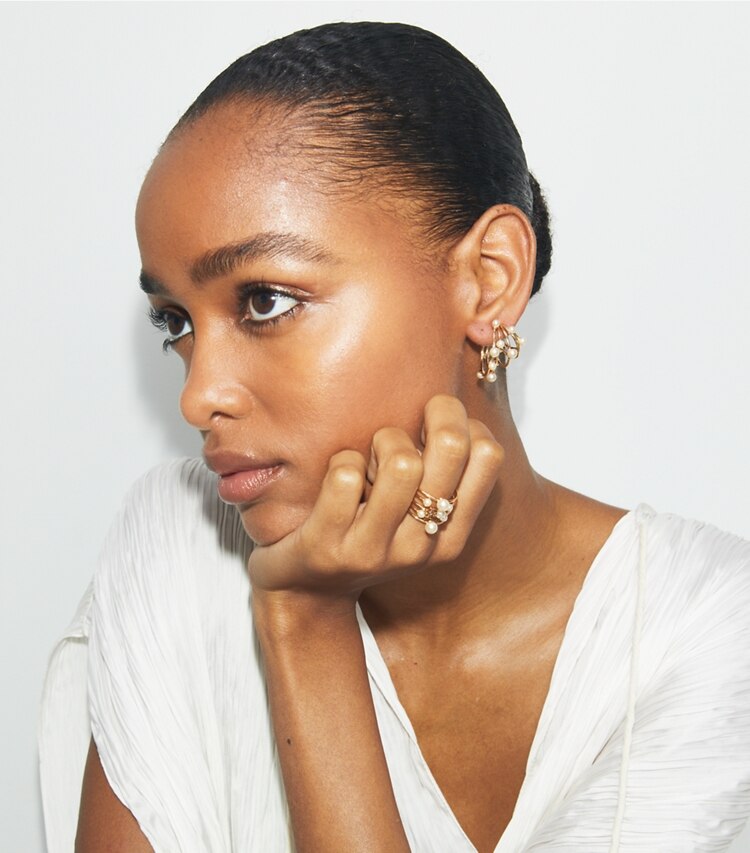 Tory Burch diseñador anillos Set de anillos con perlas Moondance en Tory Gold / Pearl accesorio en modelo