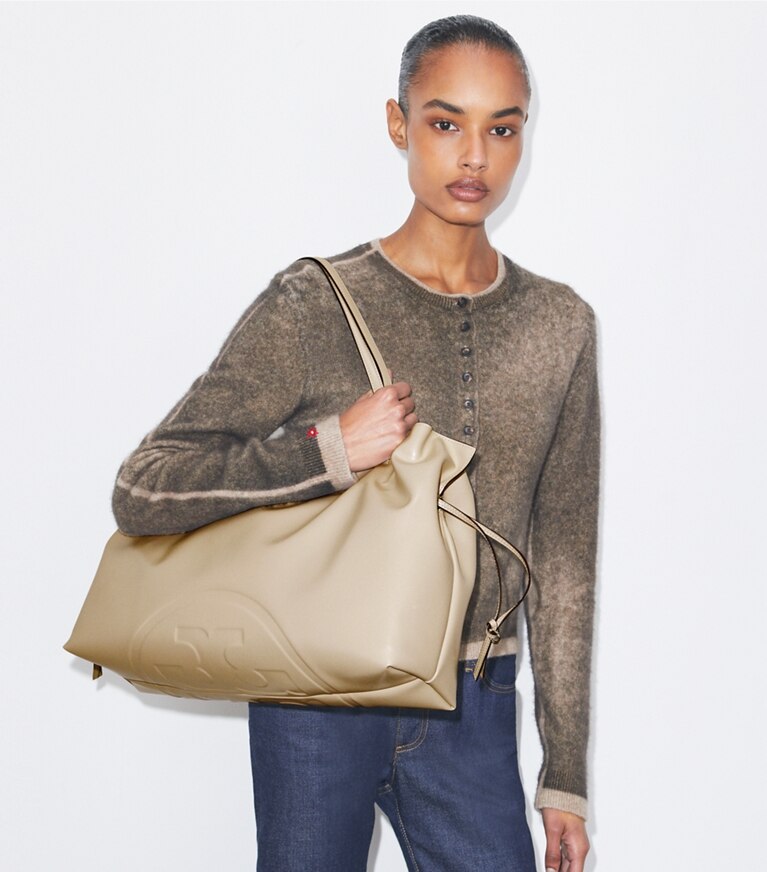 Tory Burch designer borse shopping Shopping con coulisse Ella natuura™ in Light Stone accessory on model