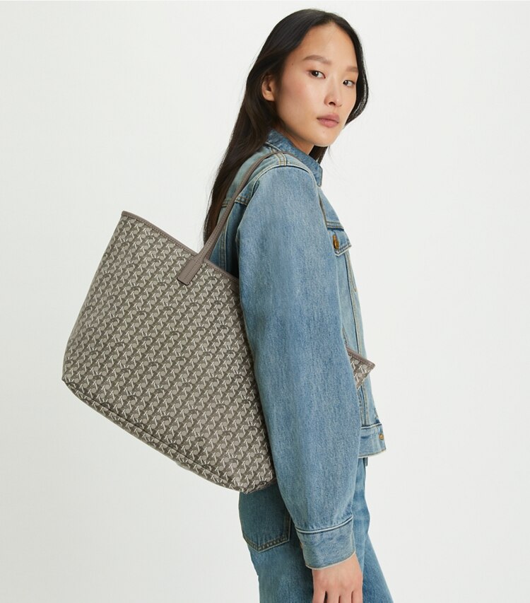 Tory Burch designer borse shopping Shopping Ever-Ready con zip in Zinc accessory on model