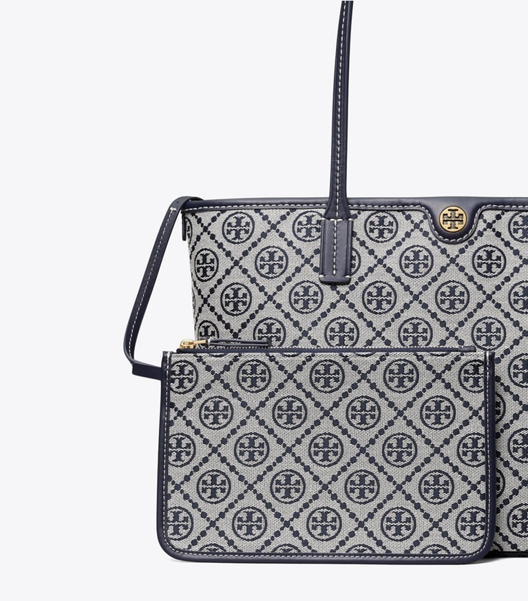 Tory Burch designer borse shopping Shopping piccola T Monogram con zip in Tory Navy angle